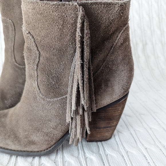 Sbicca Marimba Suede Leather Fringe Ankle Boots 8 Taupe Gray Brown Boot - Picture 9 of 15